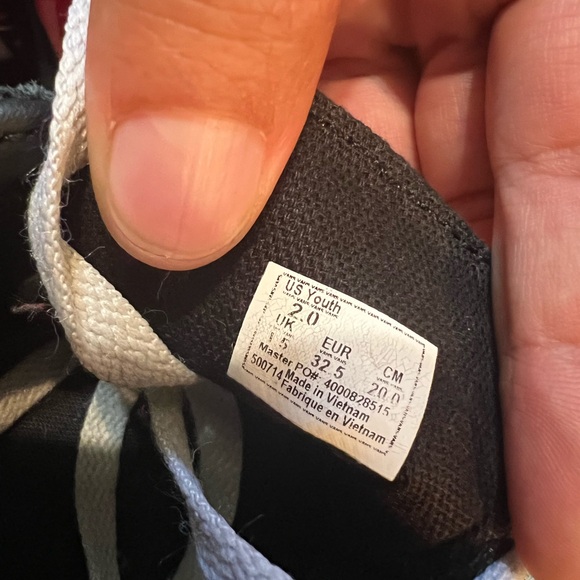 Vans‎ - Picture 2 of 4